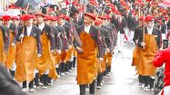 GORA SAN MARTIAL ! – Cantinières, tamborradas et bandas à Irùn